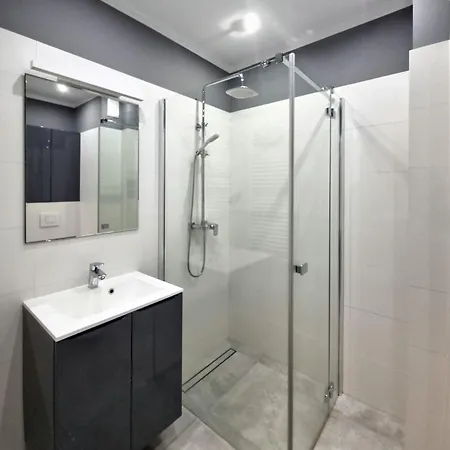 Pod Lipa 아파트 옐레니아구라